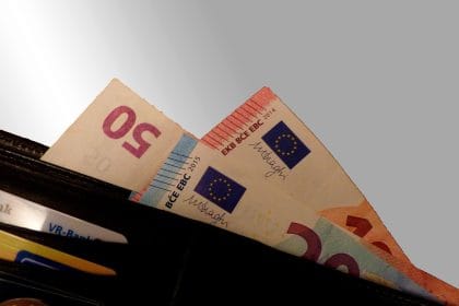 Зарплаты и пенсии в Германии.