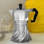 Современная классическая кофеварка из Итали от знаменитого итальянского дизайнера. Matteo Frontini.