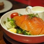 Опасные бактерии в капченом лососе из супермаркета ФРГ. Особенно подвержены люди из групп риска.